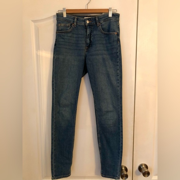 H&M size 6 mid rise jean - Picture 1 of 4